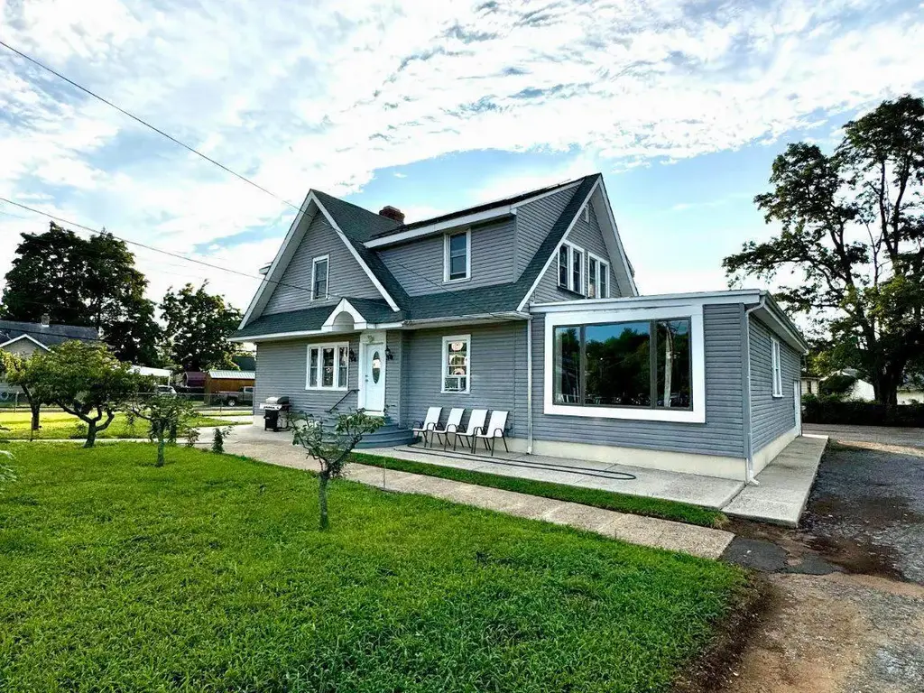 4517 Route 130 S, BURLINGTON
