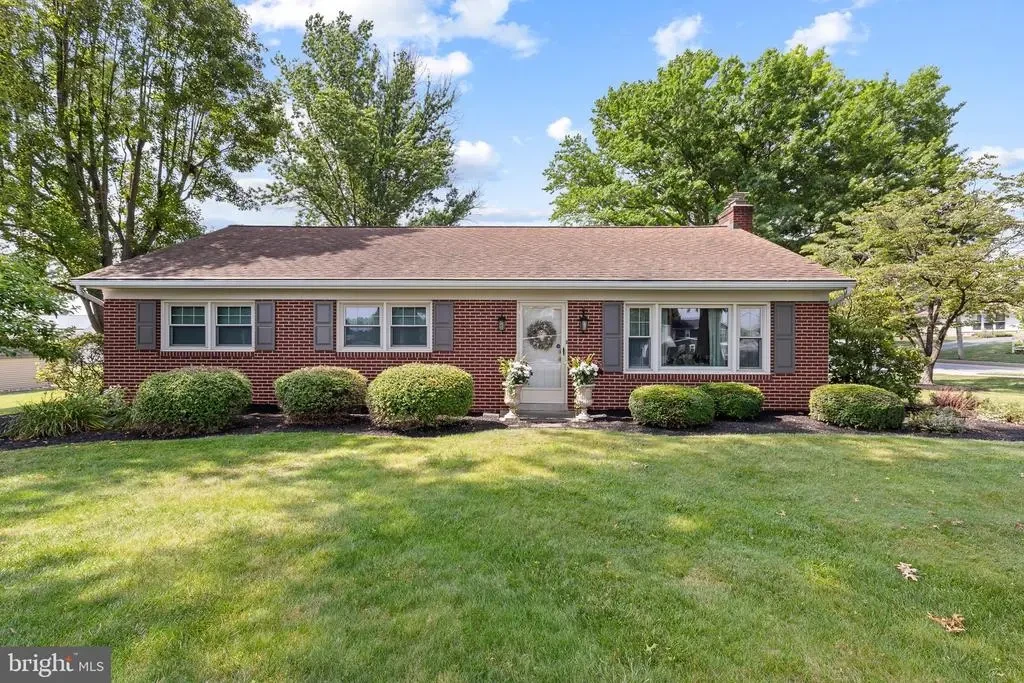 17 E Penn Grant Rd, WILLOW STREET