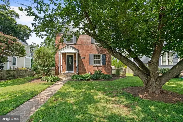 5811 Walton Rd, Bethesda