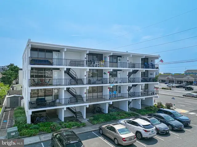 15 128th St #203, Ocean City