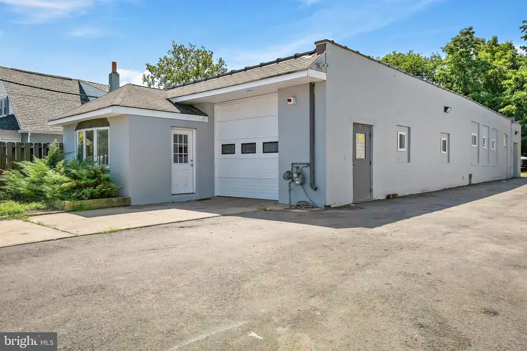 425 Hazel Ave, EWING