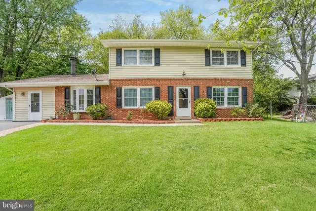 503 Lee Ct, Sterling