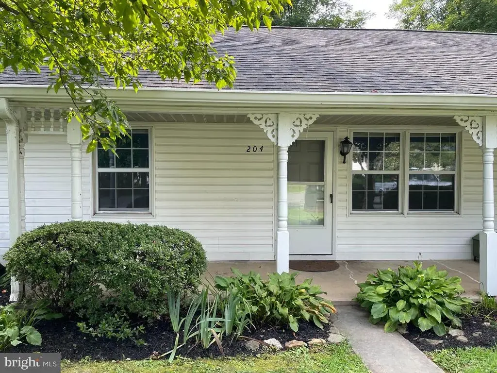 208 Maple St #204, MIDDLEBURG