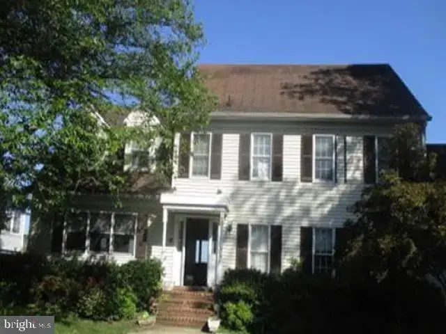 145 Edgewater Dr, Edgewater