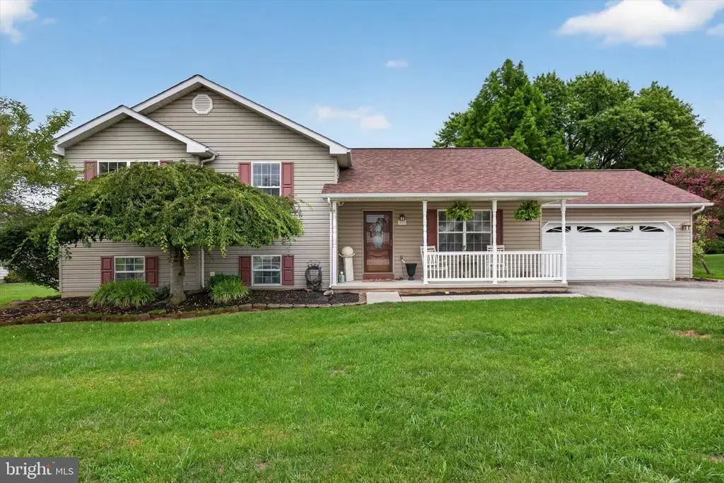 240 Matthew Dr, NEW OXFORD