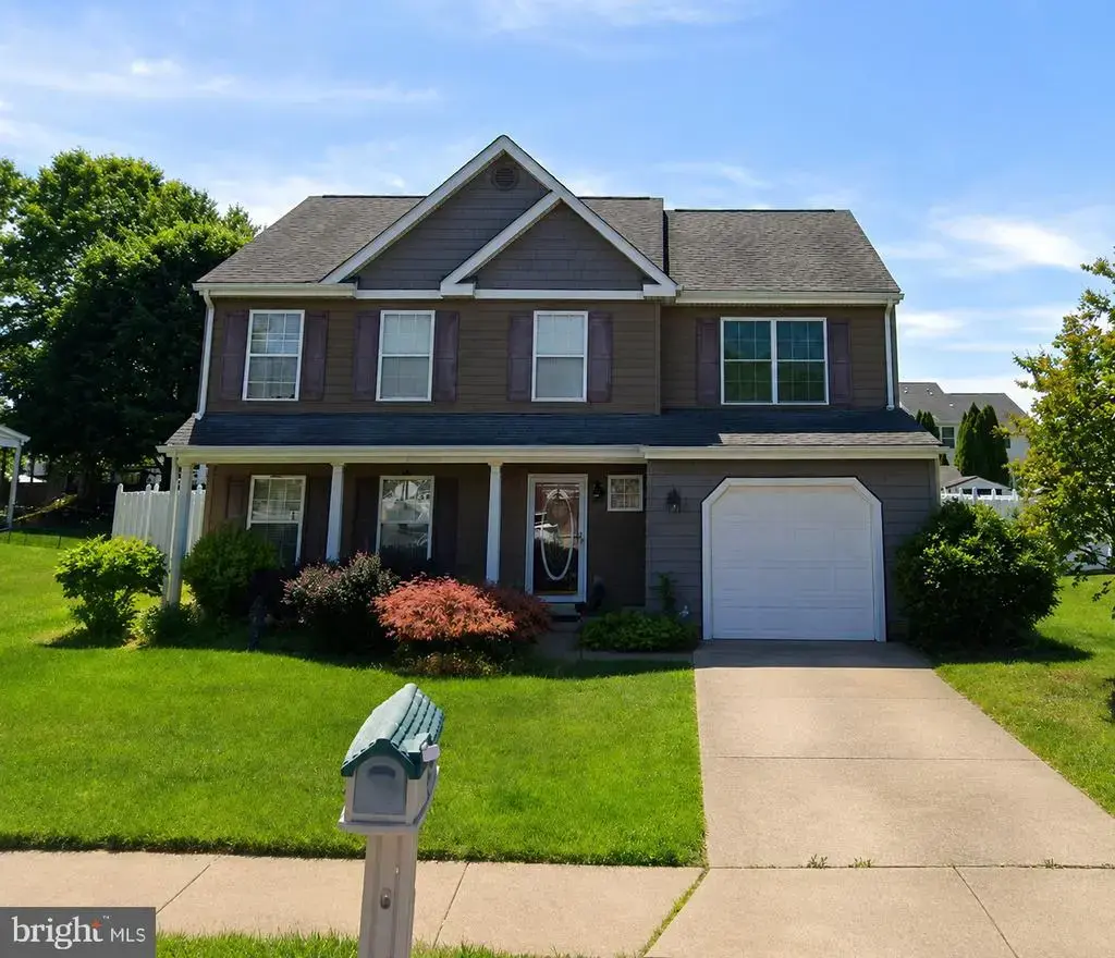 4 Lindsay Ct, MIDDLETOWN