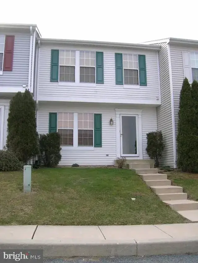 4 E Shetland Ct, Newark