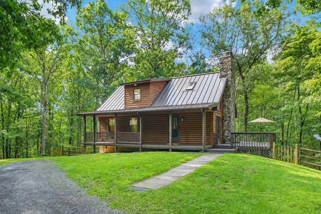 624 Tilhance Rd, HEDGESVILLE