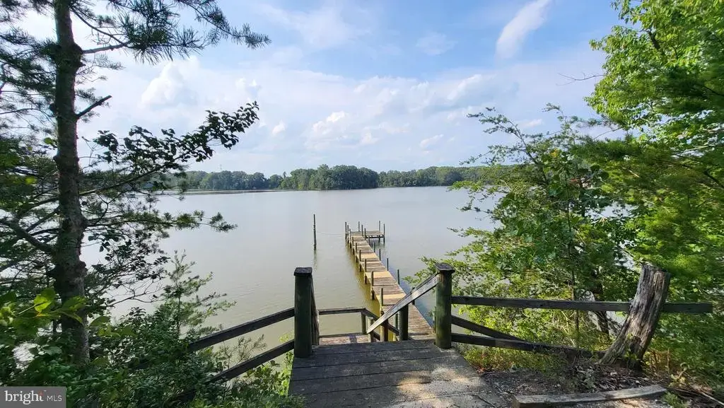 224 Anchor Ln, COLONIAL BEACH