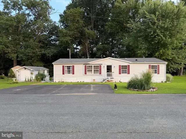 14 Buddy Blvd, Chesapeake City