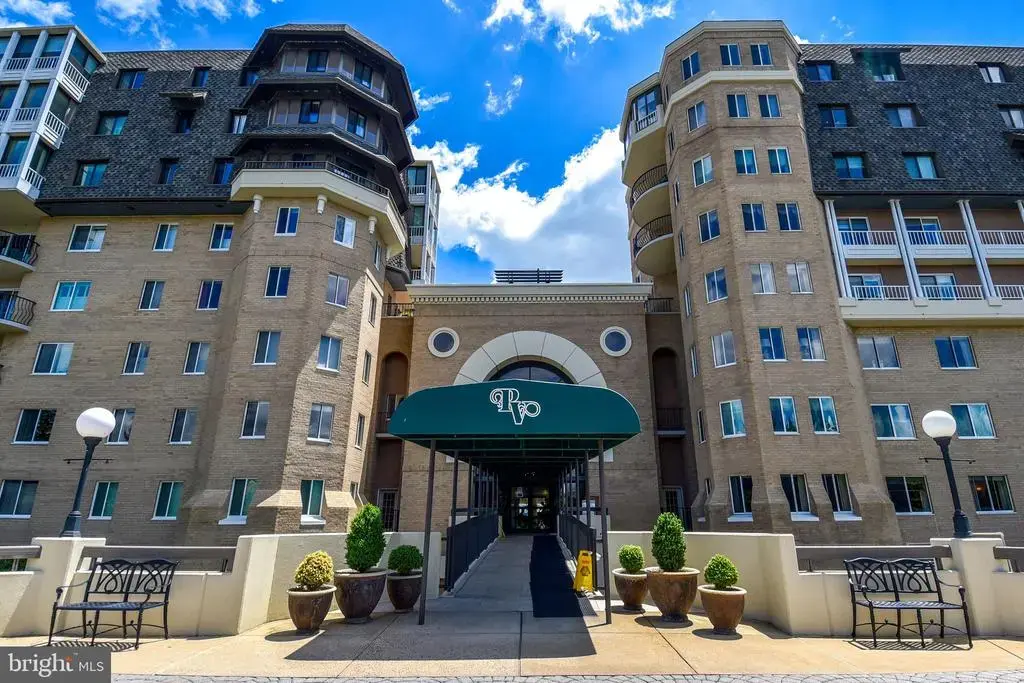 1250 S Washington St #604, ALEXANDRIA