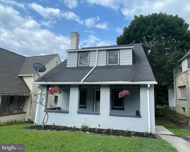 815 Fayette St, Cumberland