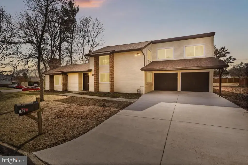 103 Farmington Ln, STERLING
