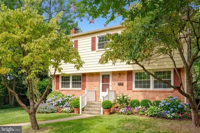 4 Burket Ct, Silver Spring