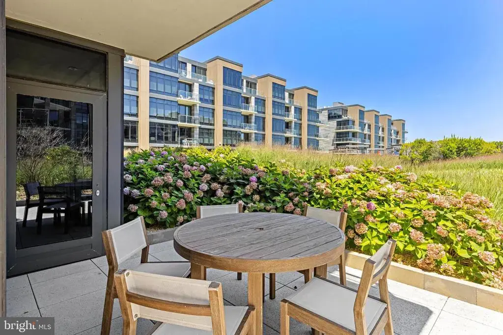 30 Melrose Terr #216, LONG BRANCH