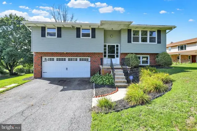 520 Edison Ct, Reading