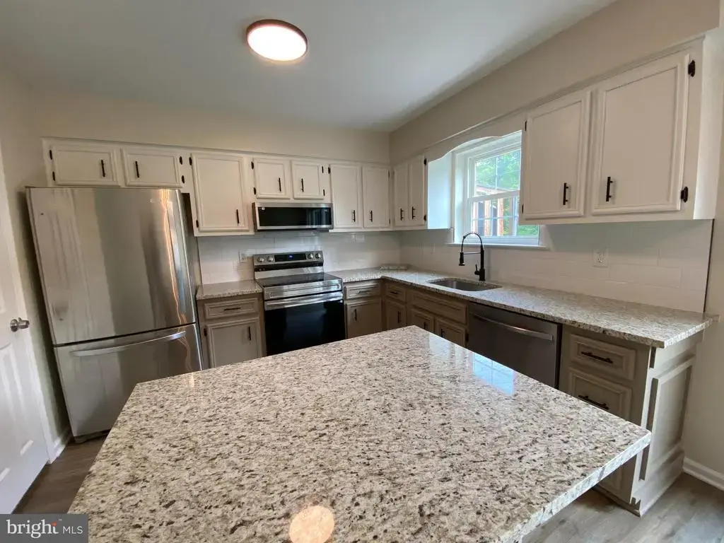 53 Game Farm Rd, SCHWENKSVILLE