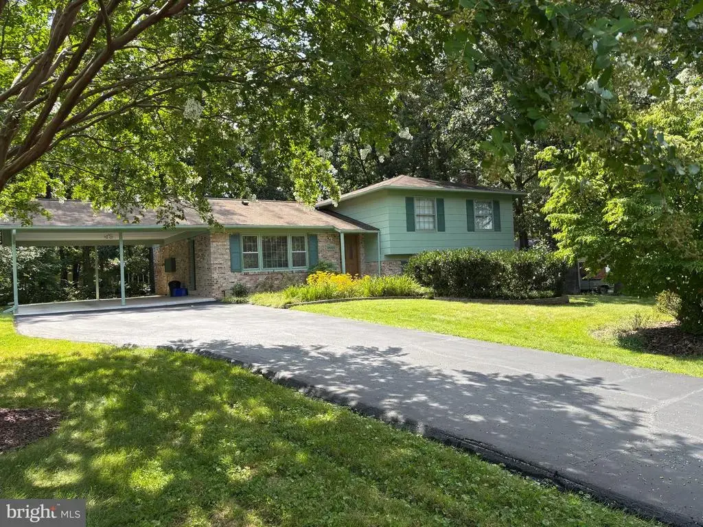 18001 Mill Creek Dr, ROCKVILLE