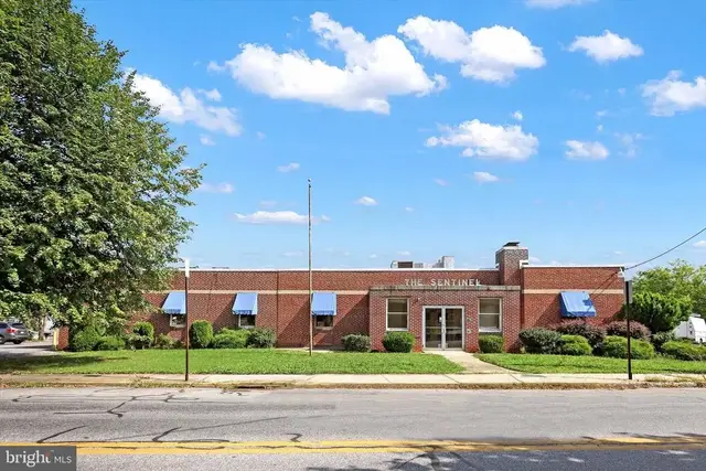 457 E North St, Carlisle