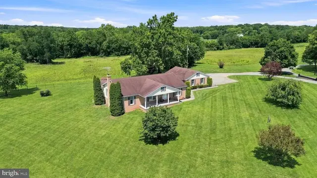 179 Clifton Rd, Berryville