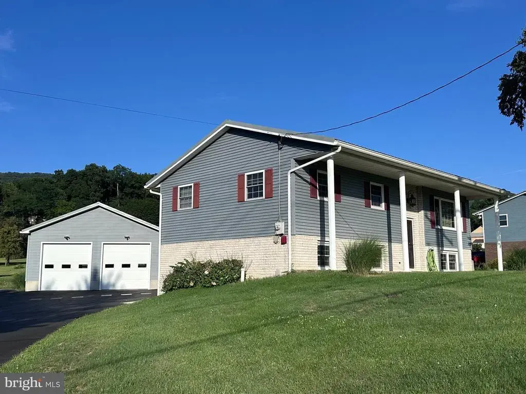 523 Buchanan Trl, MC CONNELLSBURG