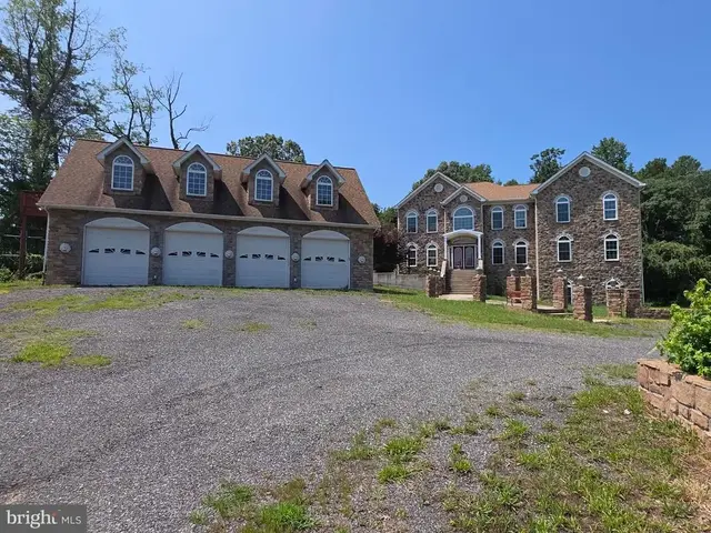 10205 Tickle Ln, Lusby