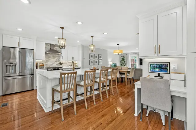 4266 Fox Lake Dr, Fairfax