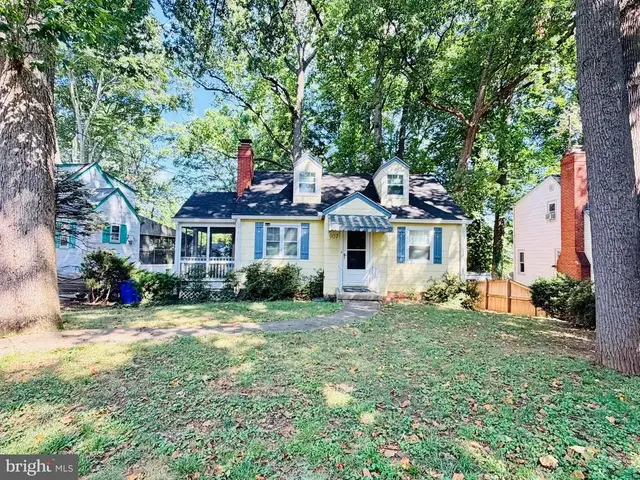 907 Heron Dr, Silver Spring