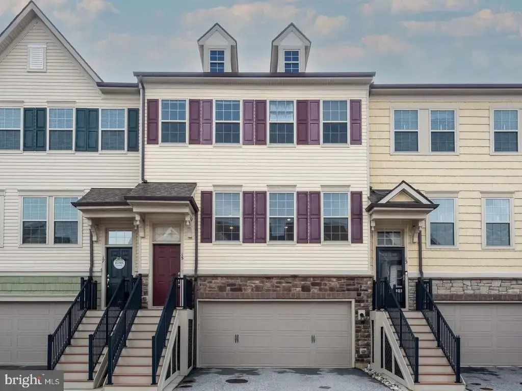 15 Eagle Ln, MALVERN