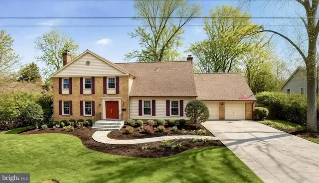 11209 Farmland Dr, Rockville