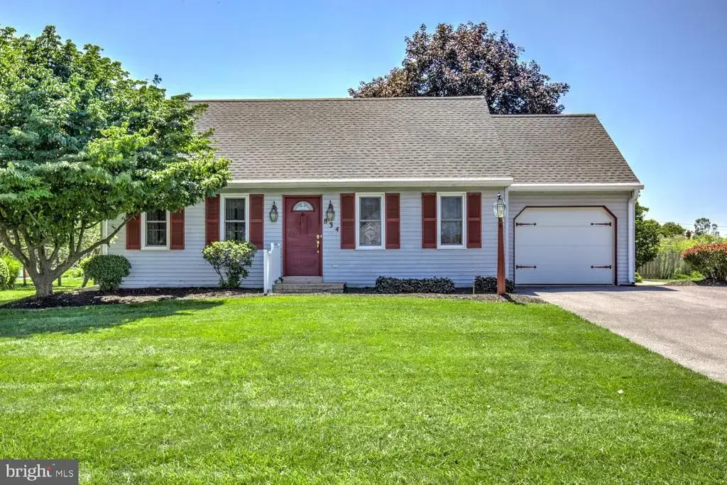 834 Lakeview Dr, LANCASTER