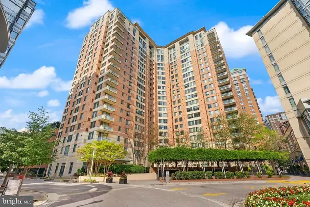 851 N Glebe Rd #1309, Arlington