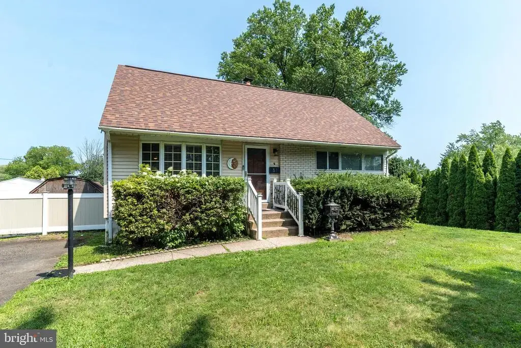 51 Saint Dunstans Rd, HATBORO
