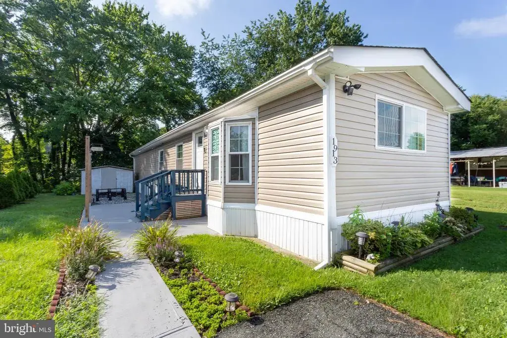 1913 Stevens Dr, EDGEWOOD