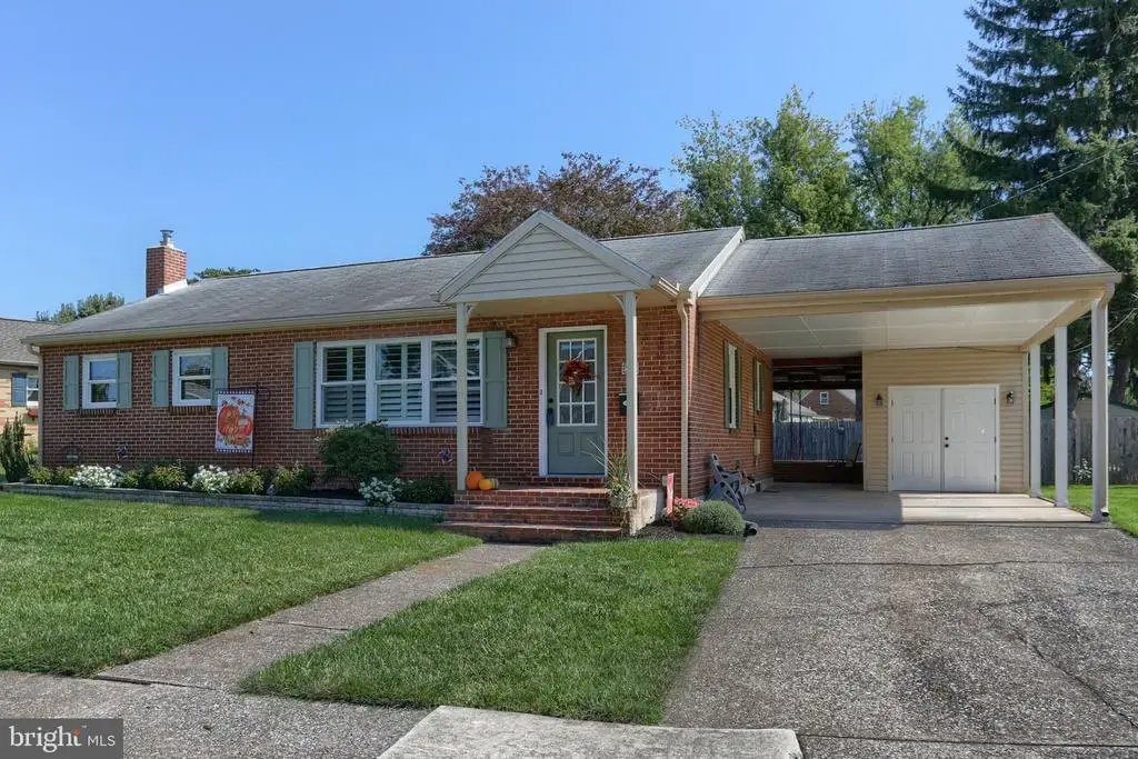 74 Runyon Rd, HUMMELSTOWN