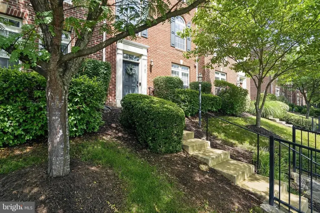 2195 Potomac Club Pkwy, WOODBRIDGE