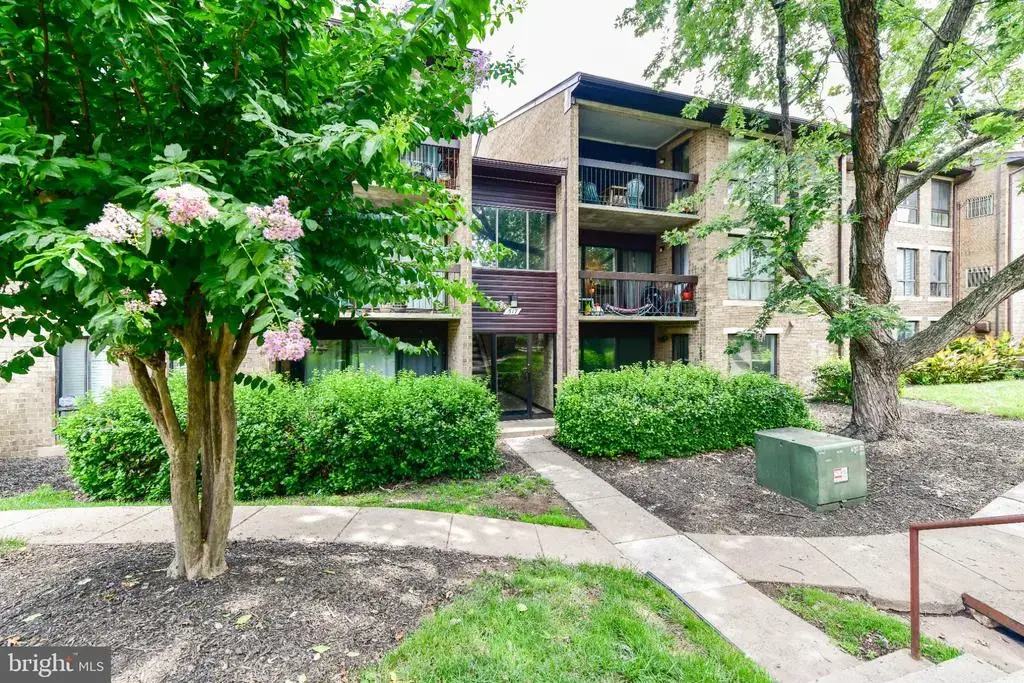 517 Florida Ave #t2, HERNDON