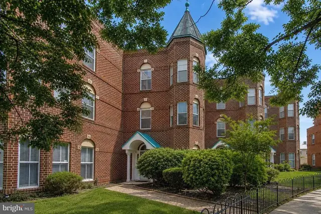 3726 Burnham Pl Ne, Washington