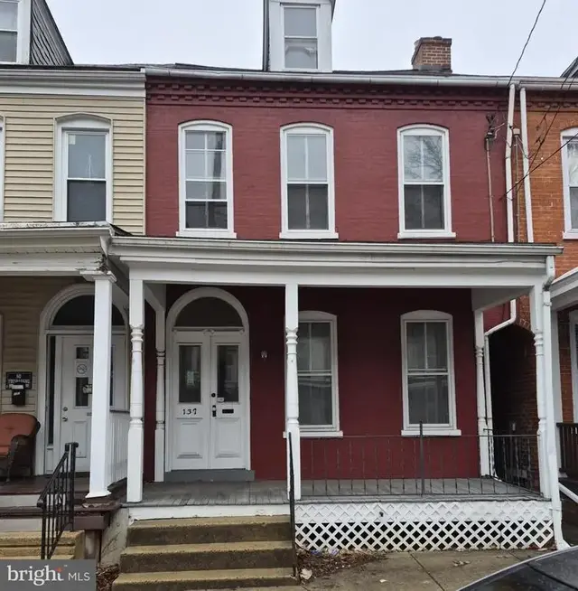 137 E New St, Lancaster