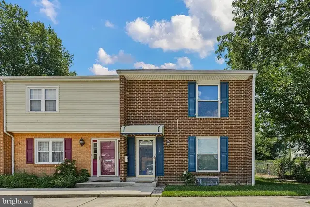 323 E Edgewater Way, Newark