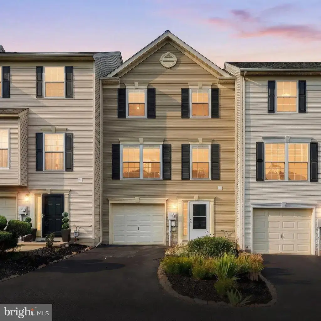 266 Country Ridge Dr, RED LION