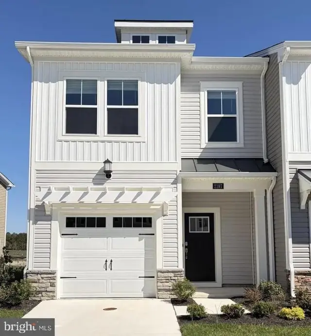 2197 Winterberry Ln, Cambridge