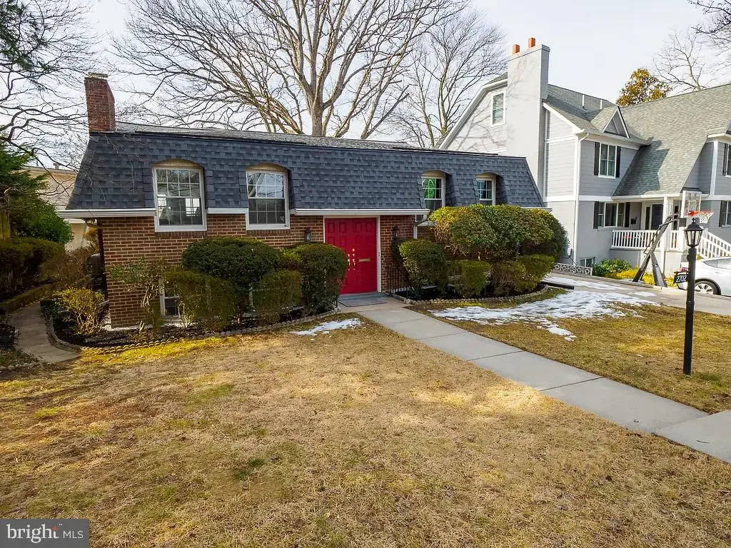 2702 Navarre Dr, CHEVY CHASE