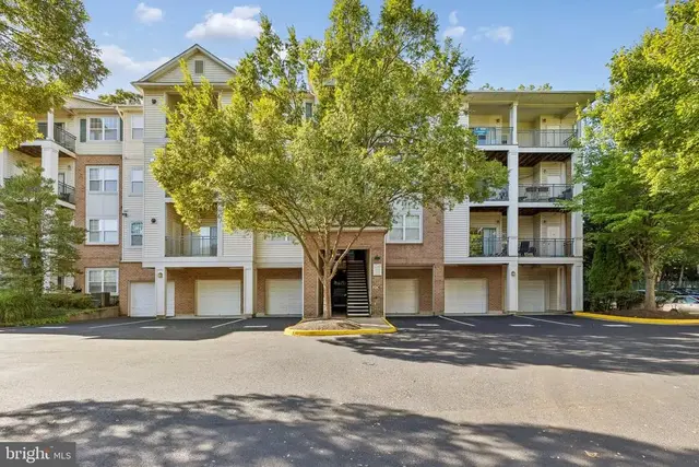 12140 Garden Grove Cir #404, Fairfax