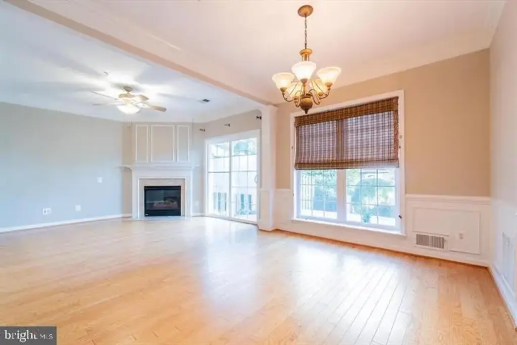 6325-d Eagle Ridge Ln #32, ALEXANDRIA
