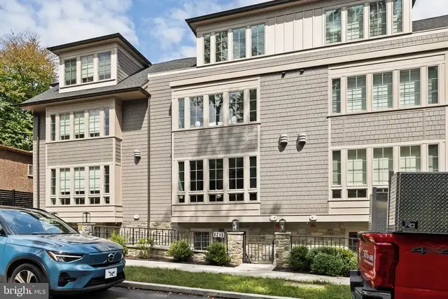 8215 Shawnee St, Philadelphia