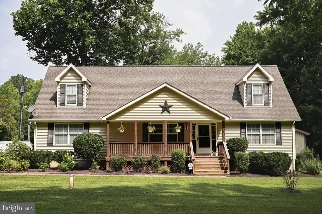 811 Long Point Rd, HAGUE