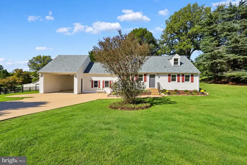 7046 Skyland Dr, WARRENTON