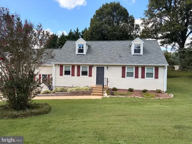 7046 Skyland Dr, Warrenton