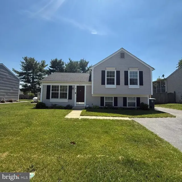 805 London Ct, Frederick